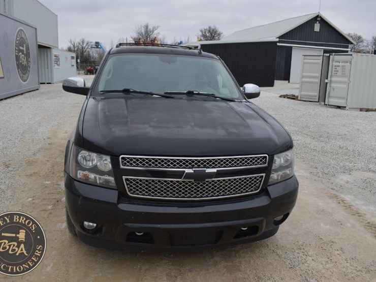 2013-chevrolet-tahoe-ls-image-14