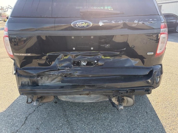 2015-ford-explorer-image-5