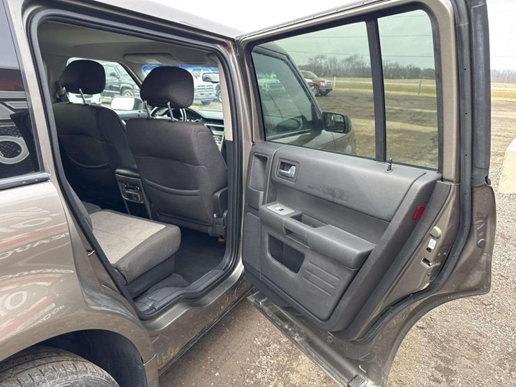 2012-ford-flex-image-17