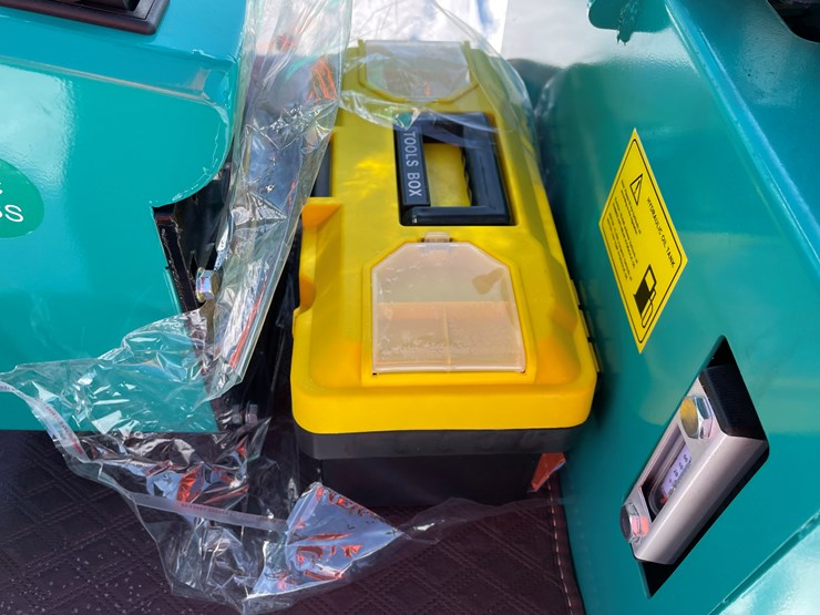 #5370-•-mx50r-mini-excavator-image-10