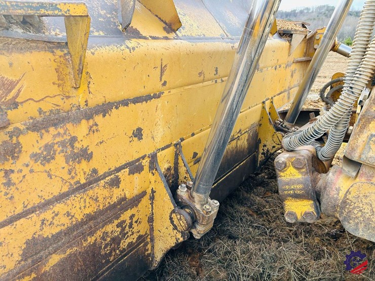 2005-caterpillar-d8t-image-15