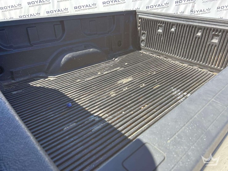 2018-chevrolet-silverado-1500-image-24