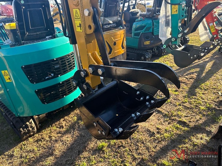 new/unused-findustry-h12r-mini-excavator-image-6