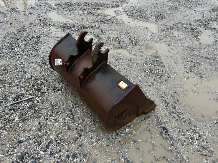 werk-brau-42”-excavator-bucket-image-4