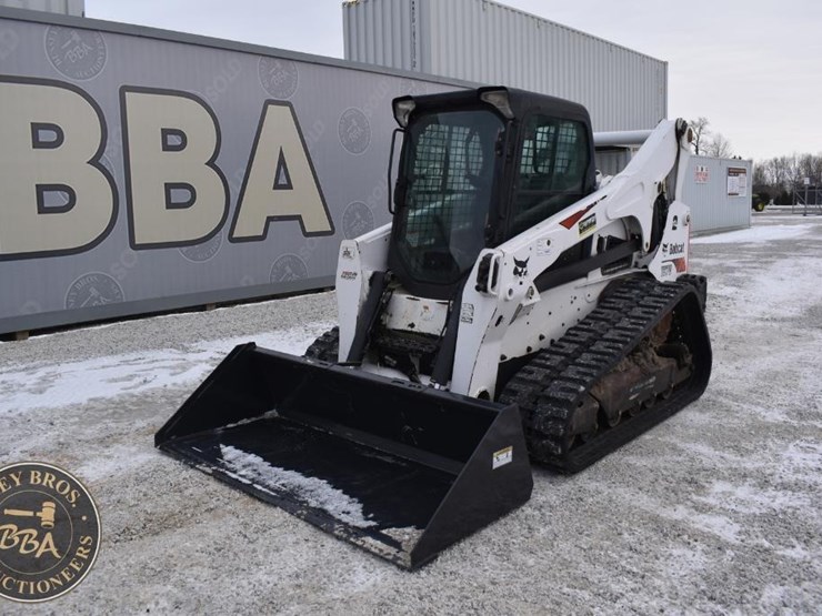 2021-bobcat-t870-image-39