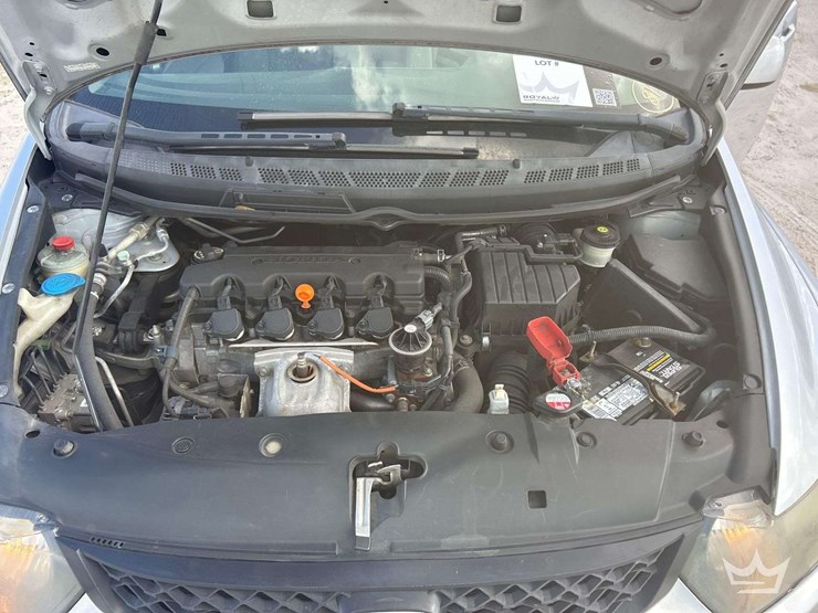 2011-honda-civic-coupe-image-7