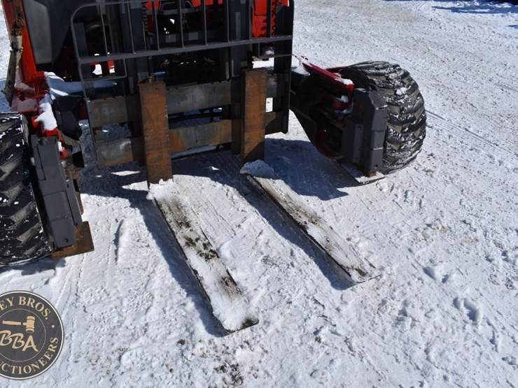 2015-moffett-m50-image-9