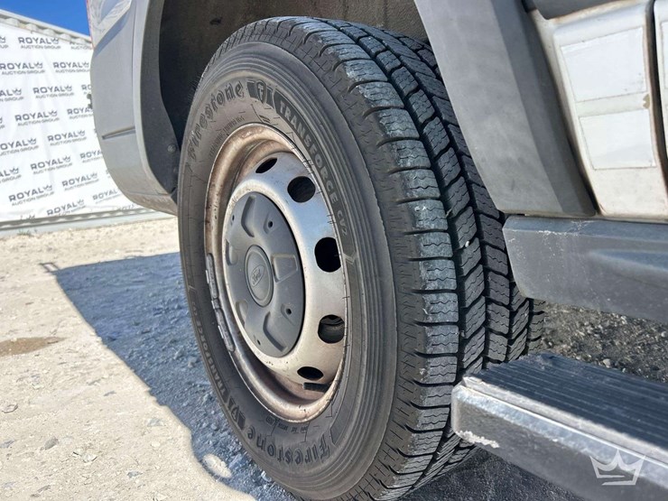 2015-ford-transit-image-34