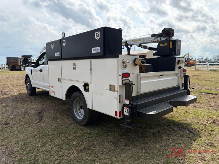 2017-ford-f350-xl-image-4