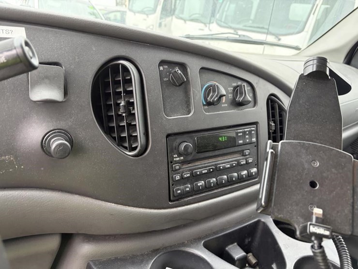 2006-ford-e350-sd-image-15