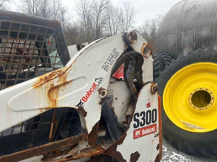 2007-bobcat-s300-image-10