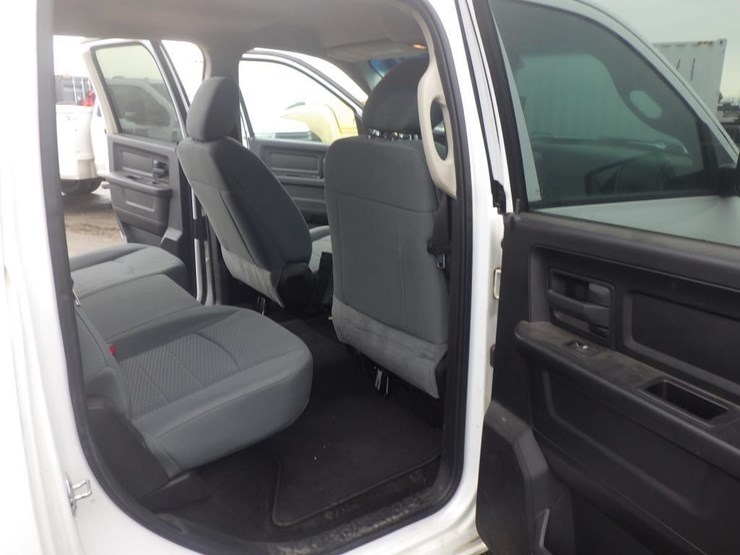 2015-dodge-1500-image-8