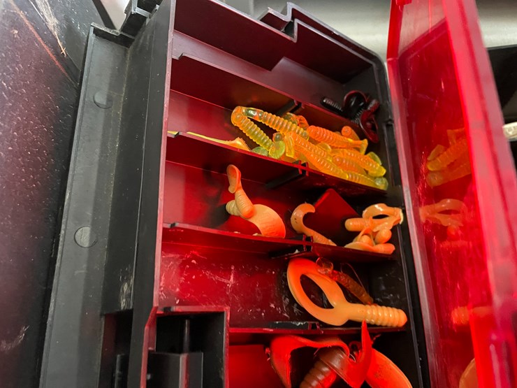 #7609-•-phantom-plano-tackle-box-image-6