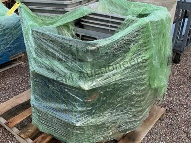 pallet-of-organizer-bins,-image-3