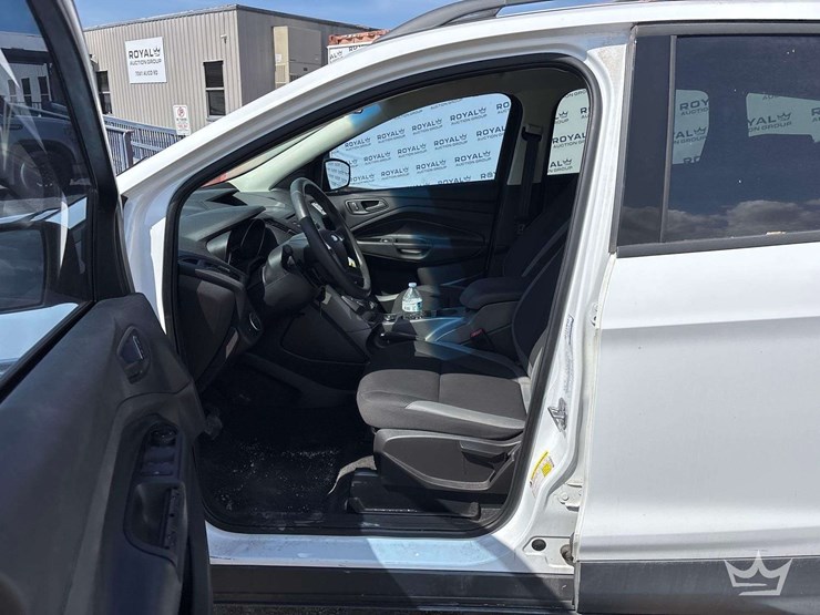 2015-ford-escape-image-12