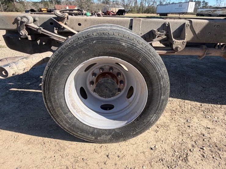 2018-ford-f550-image-28