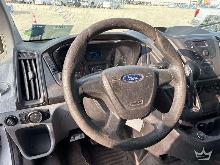 2017-ford-transit-image-36