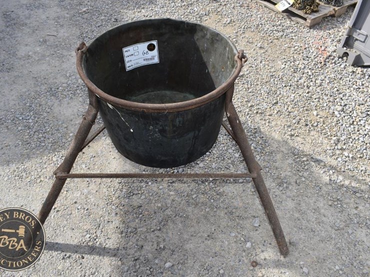 cooking-kettle-with-stand-41802-image-1