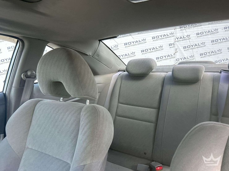 2011-honda-civic-coupe-image-23