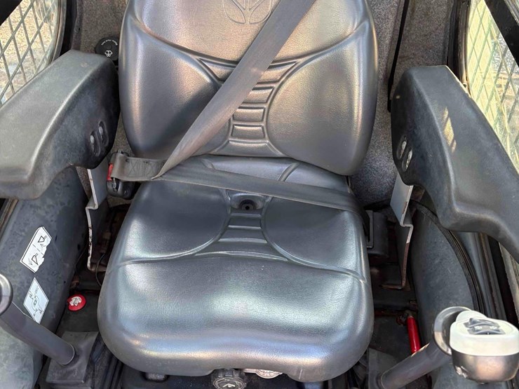 2012-new-holland-l225-image-20