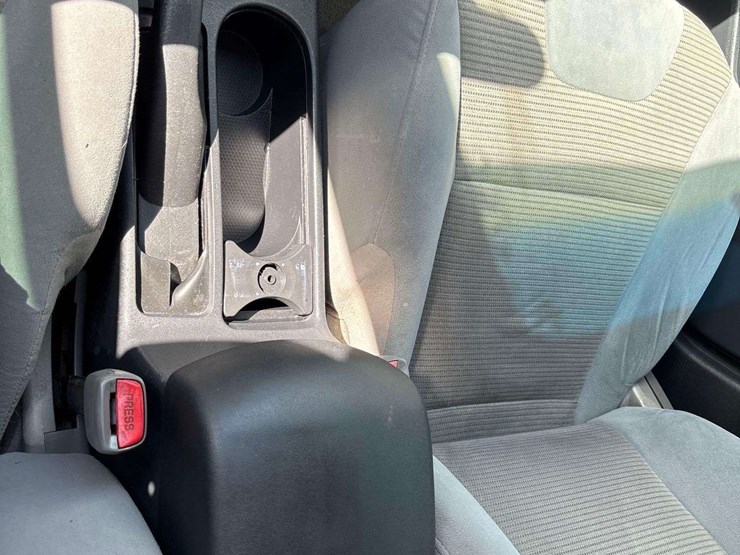 2011-nissan-sentra-sedan-image-17