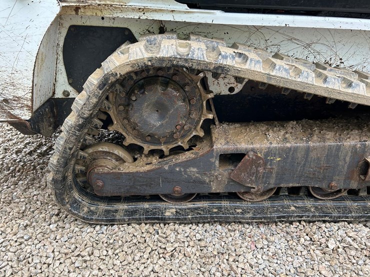2023-bobcat-t450-image-13