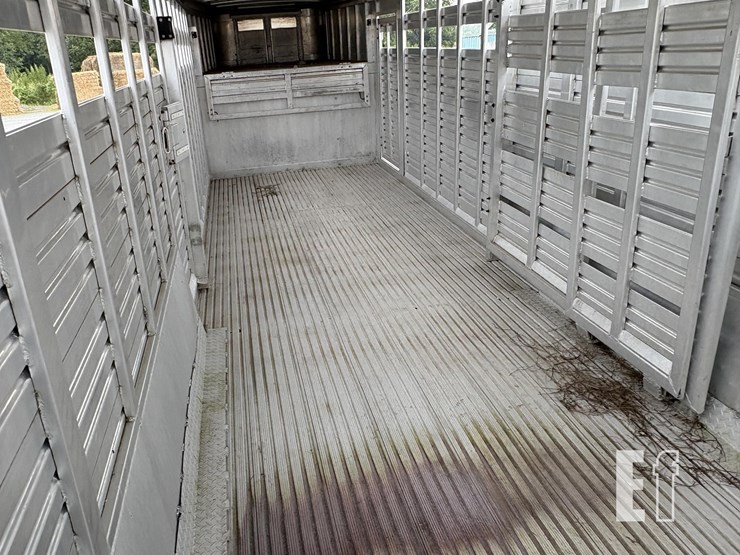 1995-featherlite-24-ft-image-8