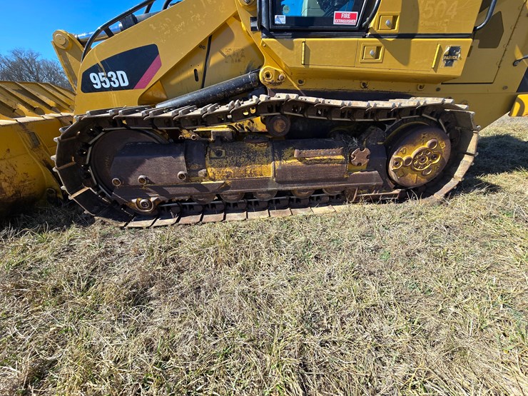 2015-caterpillar-953d-image-42