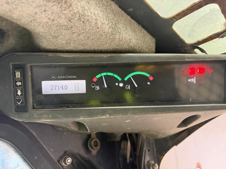 2017-deere-324e-image-18