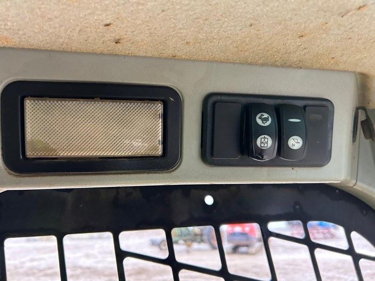 2016-caterpillar-259d-image-25