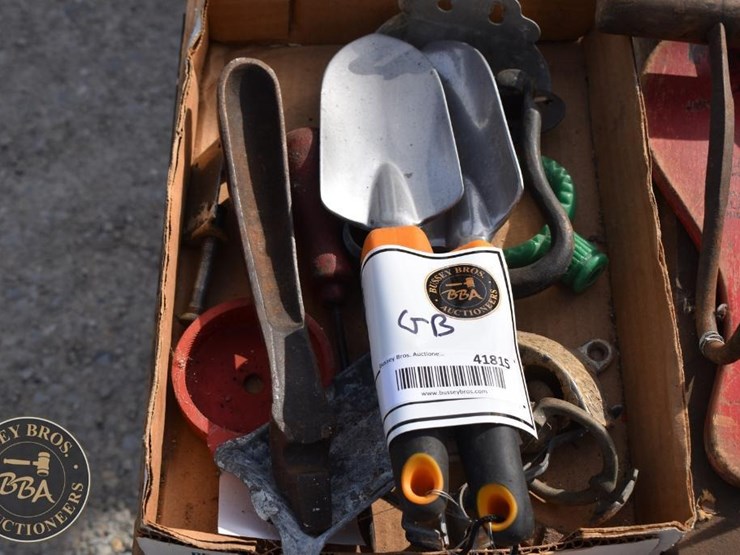 lot-of-assorted-garden-tools-and-hardware-41815-image-2