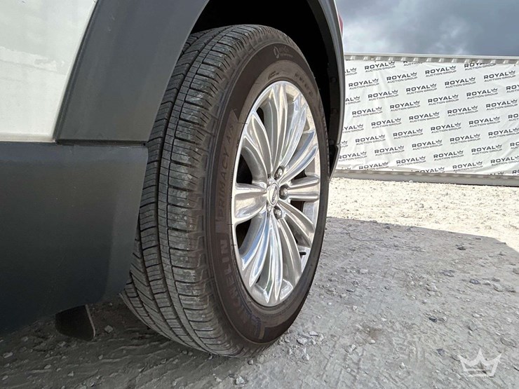 2021-ford-explorer-image-27