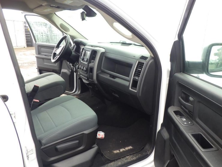 2016-dodge-1500-image-6