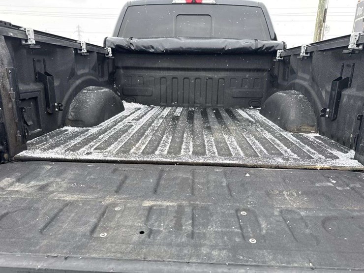 2022-ford-f150-image-15