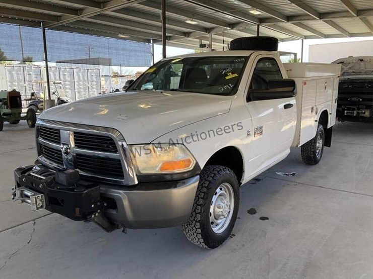 2010-dodge-2500-image-4