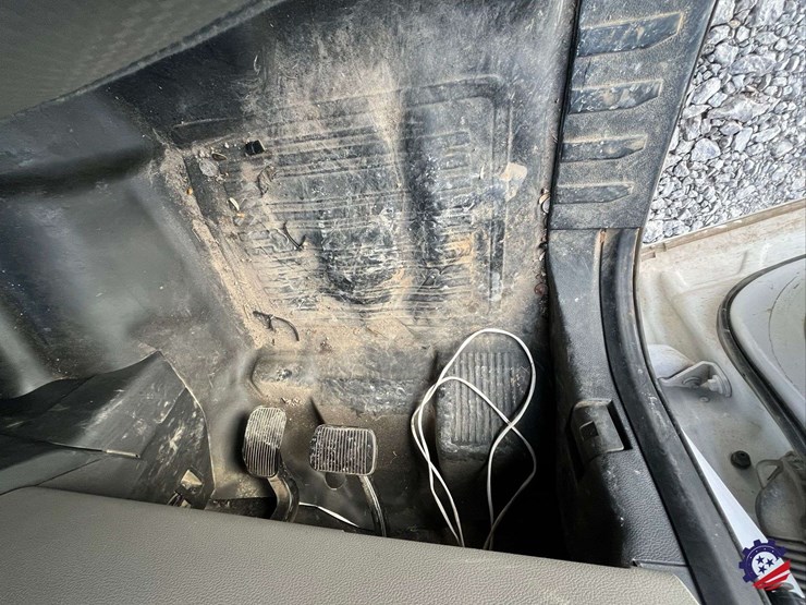 2020-ford-f150-xl-image-61