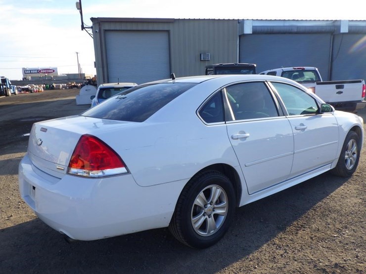2014-chevrolet-impala-sedan-image-4