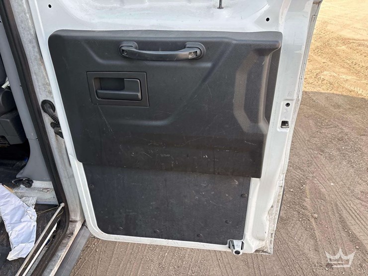 2017-ford-transit-image-26