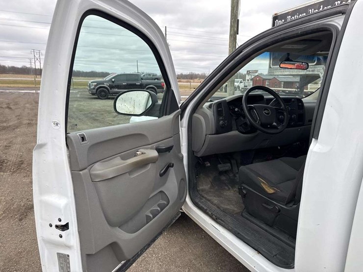 2012-chevrolet-1500-image-12