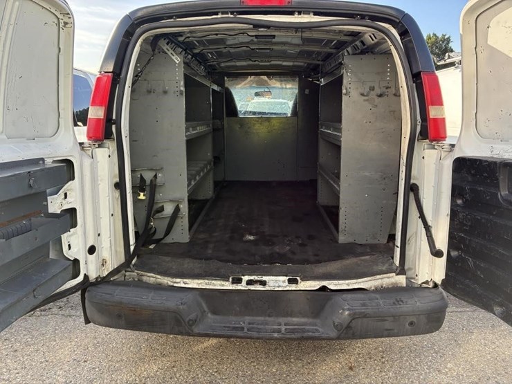 2008-chevrolet-express-3500-image-12