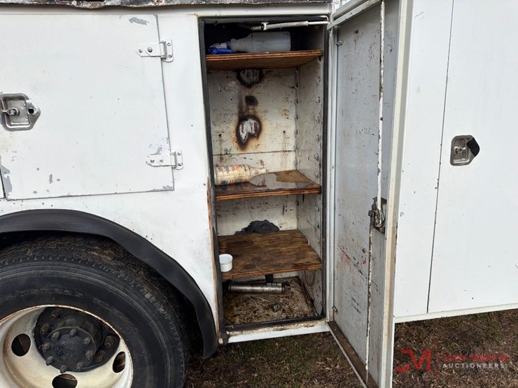 2001-ford-f650-image-20