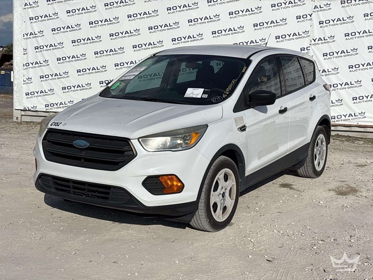 2017-ford-escape-image-1