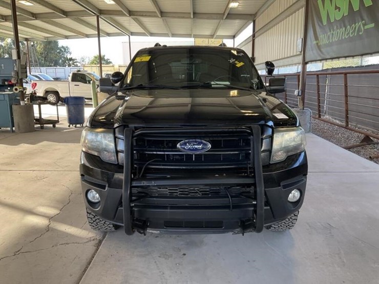 2016-ford-expedition-image-3