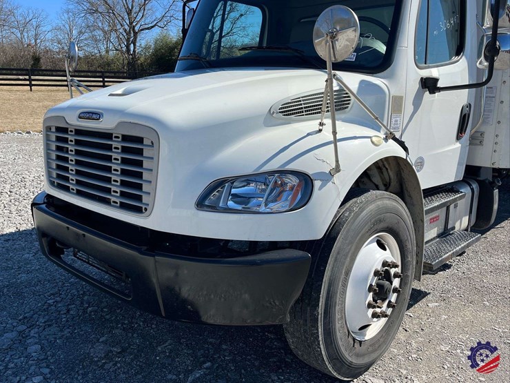 2019-freightliner-m2-s/a-box-truck-image-15