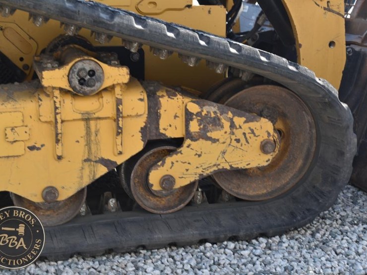 2020-caterpillar-279d3-image-47