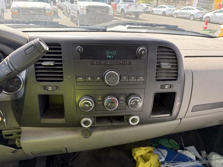 2009-chevrolet-2500-image-14