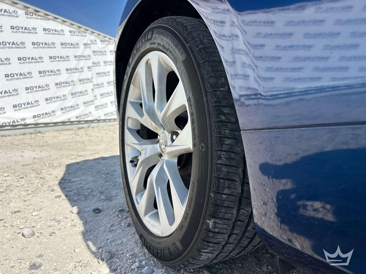 2015-hyundai-genesis-3.8-coupe-image-26