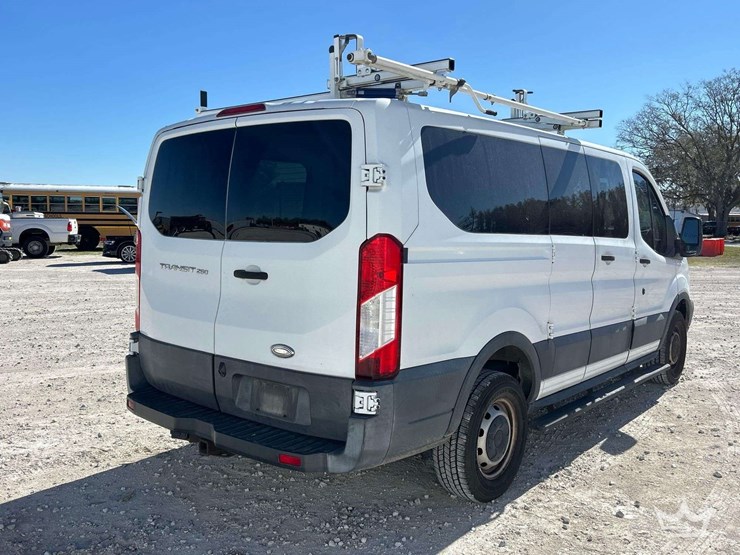 2015-ford-transit-image-3