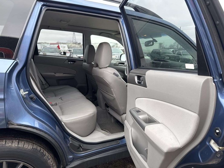 2010-subaru-forester-image-15