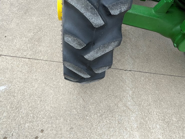 2015-john-deere-5075e-image-44